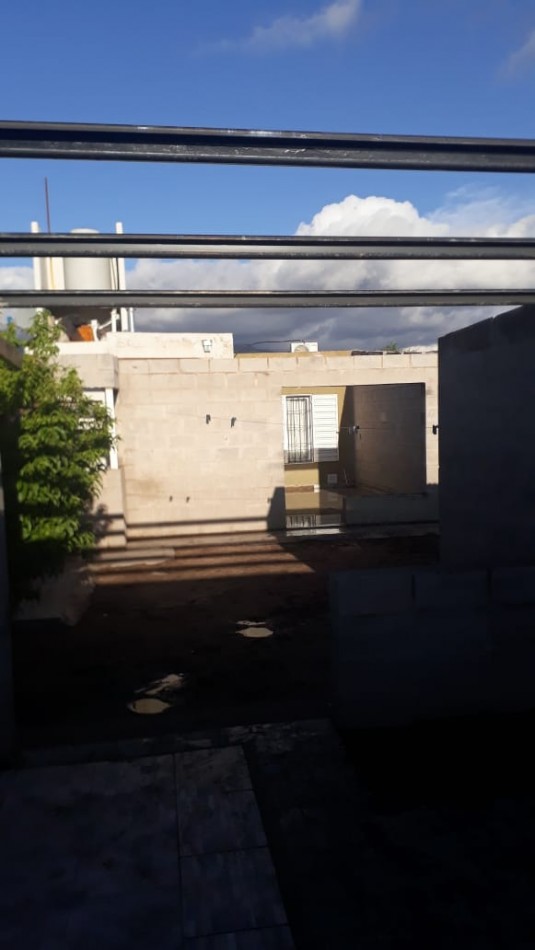 VENTA CASA EN LA CIUDAD DE LA PUNTA 