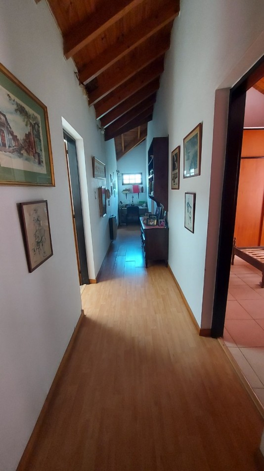 Venta Casa en calle Alfredo Palacios entre  los Quebrachos y terminal nueva