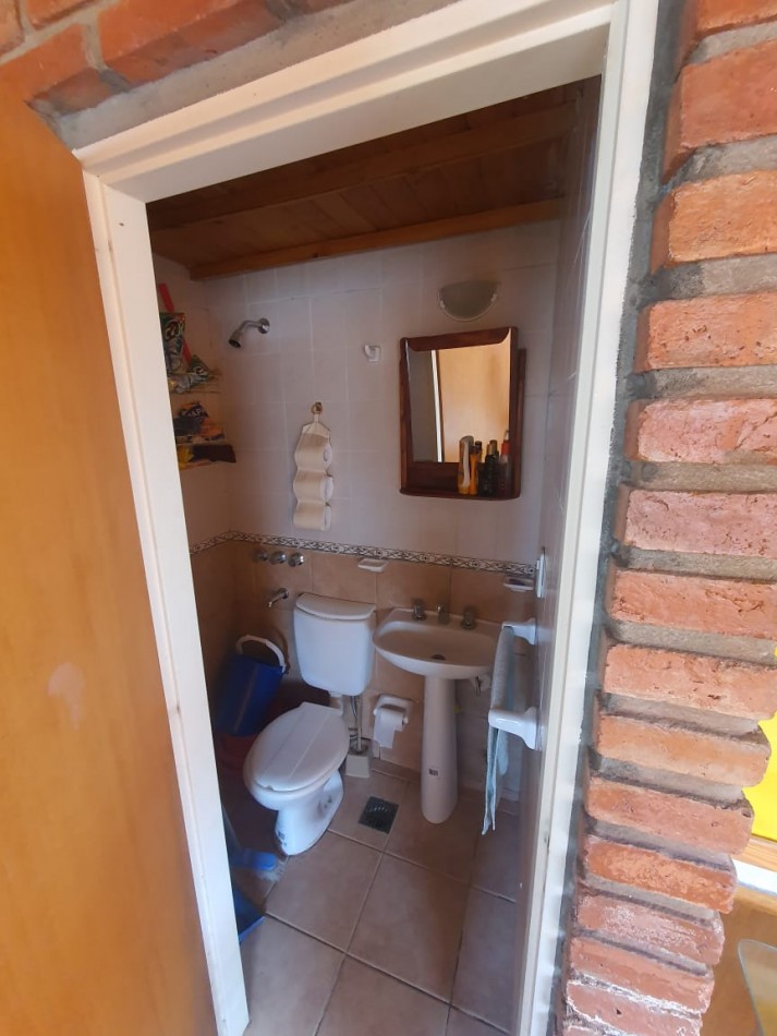 Venta de Casa con Departamento en Juana Koslay