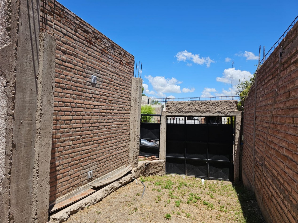 VENTA CASA BARRIO LOS LAPACHOS