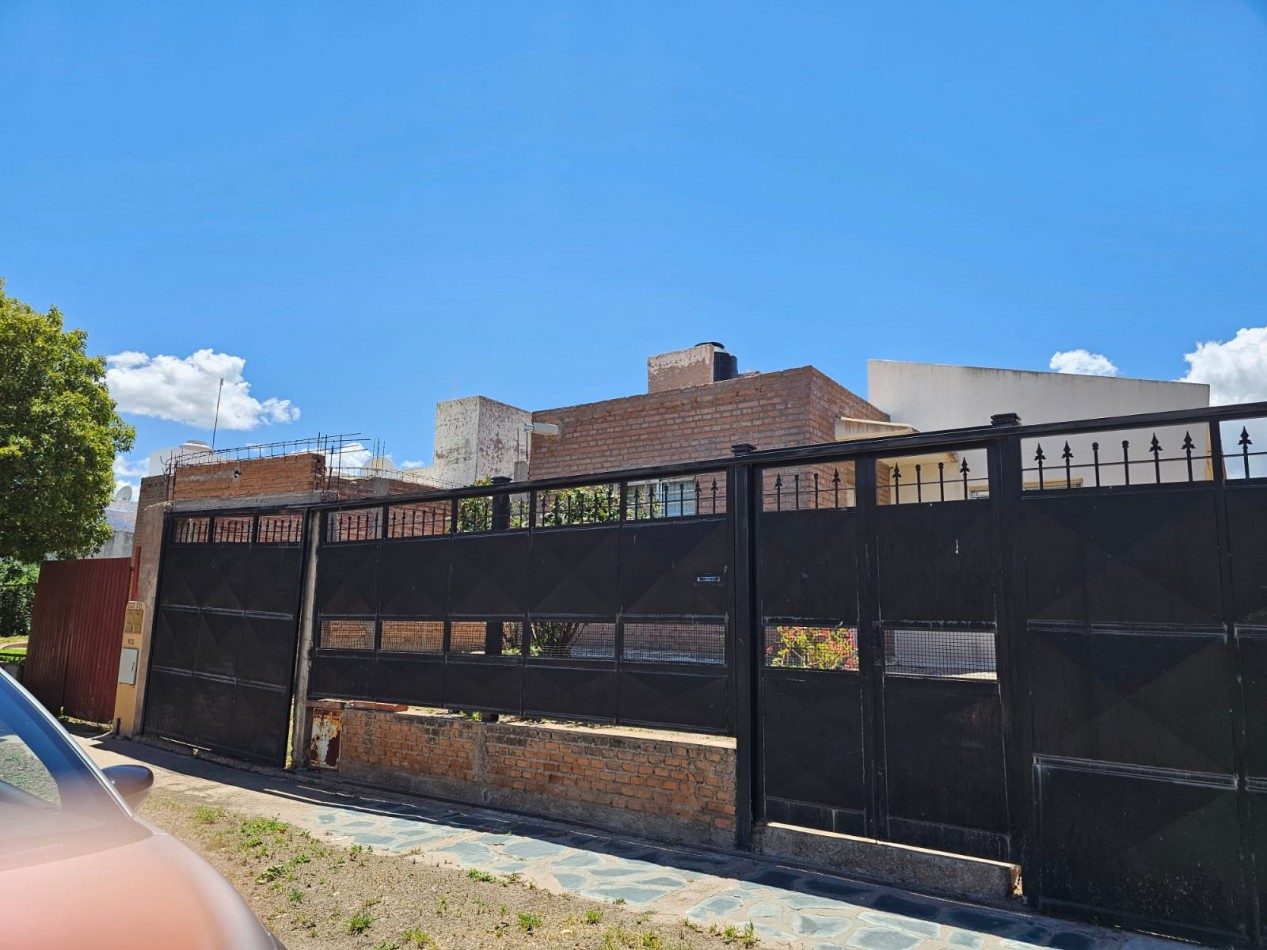 VENTA CASA BARRIO LOS LAPACHOS