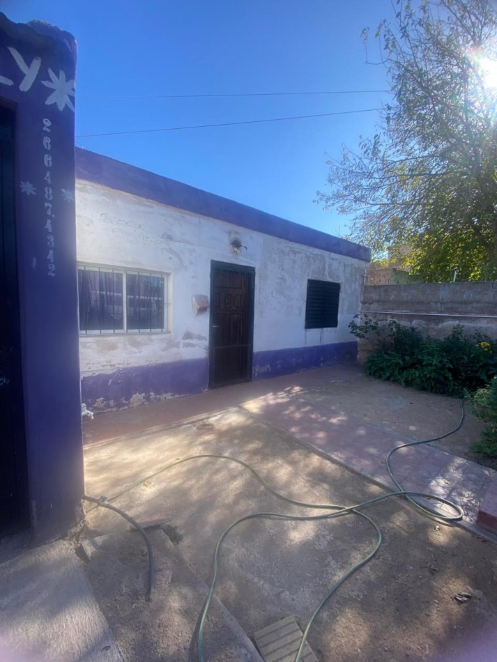 VENTA CASA CERCA DEL CENTRO EN PASAJE MAURO , SAN LUIS