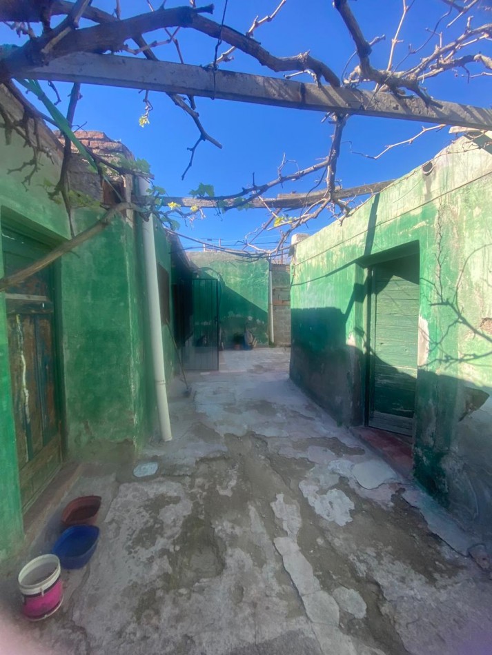 VENTA CASA CERCA DEL CENTRO EN PASAJE MAURO , SAN LUIS