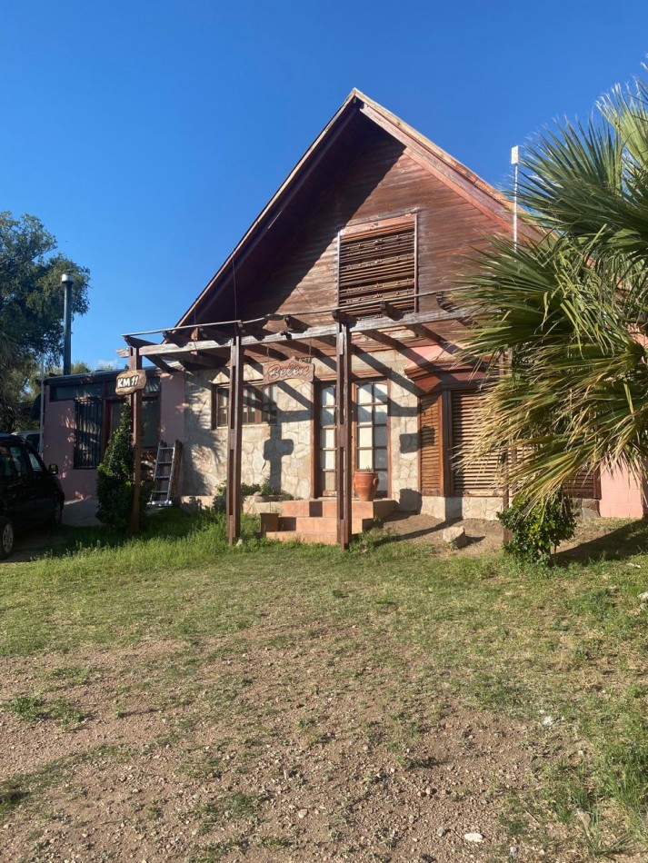 VENTA CASA ESTILO CABAÑA ALPINA, A METROS DE AUTOPISTA 25 DE MAYO, CIUDAD DE LA PUNTA SAN LUIS.