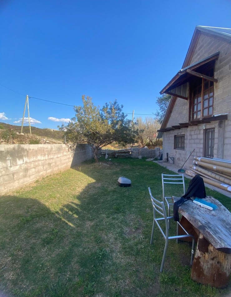 VENTA CASA ESTILO CABAÑA ALPINA, A METROS DE AUTOPISTA 25 DE MAYO, CIUDAD DE LA PUNTA SAN LUIS.