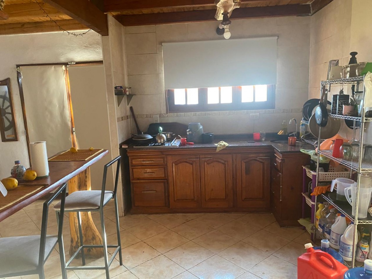 VENTA CASA ESTILO CABAÑA ALPINA, A METROS DE AUTOPISTA 25 DE MAYO, CIUDAD DE LA PUNTA SAN LUIS.