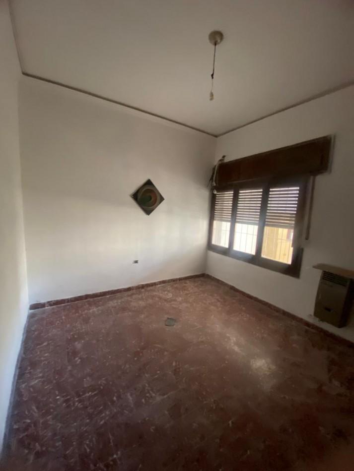 VENTA CASA CALLE ALMIRANTE BROW A METROS DE JUSTO DARACT. SAN LUIS.