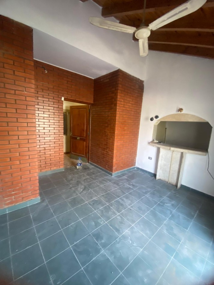 VENTA CASA CALLE ALMIRANTE BROW A METROS DE JUSTO DARACT. SAN LUIS.