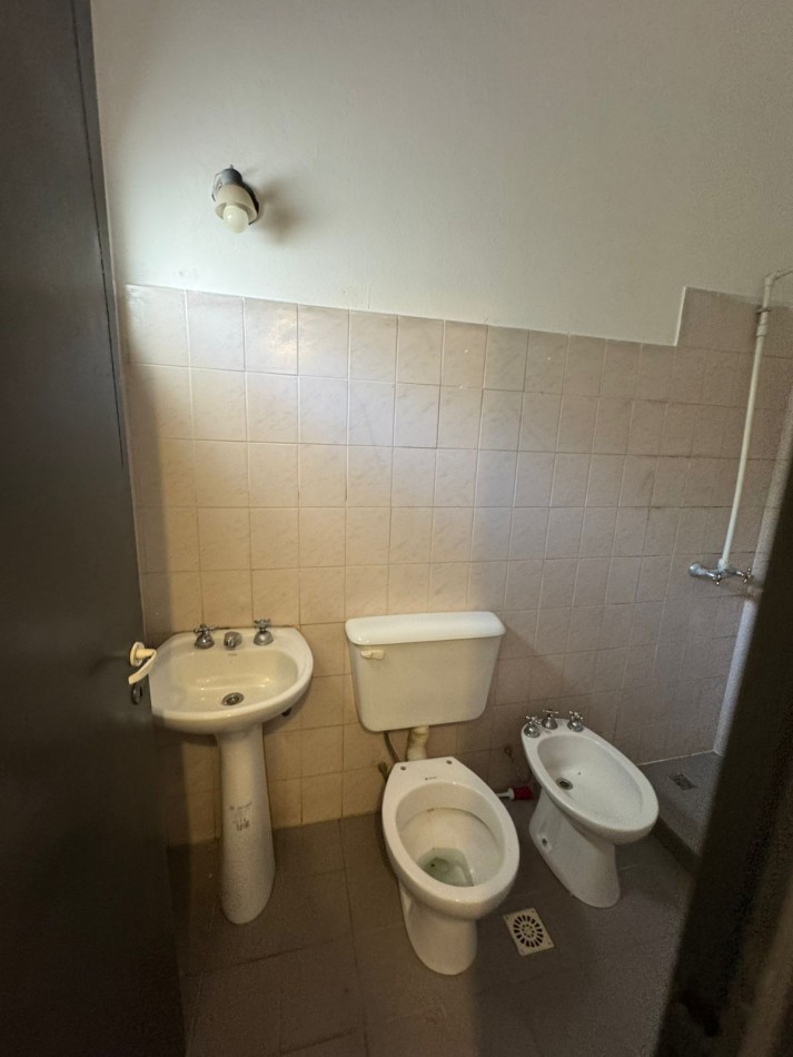 ALQUILER CASA A 6 CUADRAS APROX DE LA PLAZA DE LOS NIÑOS, CIUDAD DE LA PUNTA. SAN LUIS.