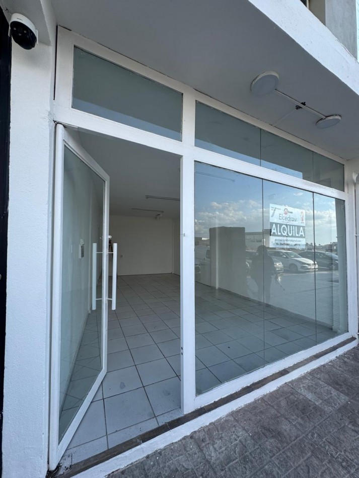 ALQUILER LOCAL COMERCIAL, ANILLO COMERCIAL , ZONA ESTACION DE SERVICIO LA PUNTA, SAN LUIS.