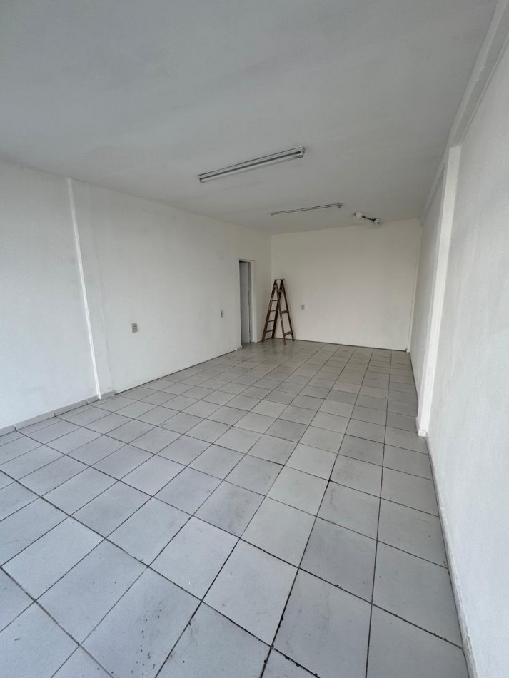 ALQUILER LOCAL COMERCIAL, ANILLO COMERCIAL , ZONA ESTACION DE SERVICIO LA PUNTA, SAN LUIS.