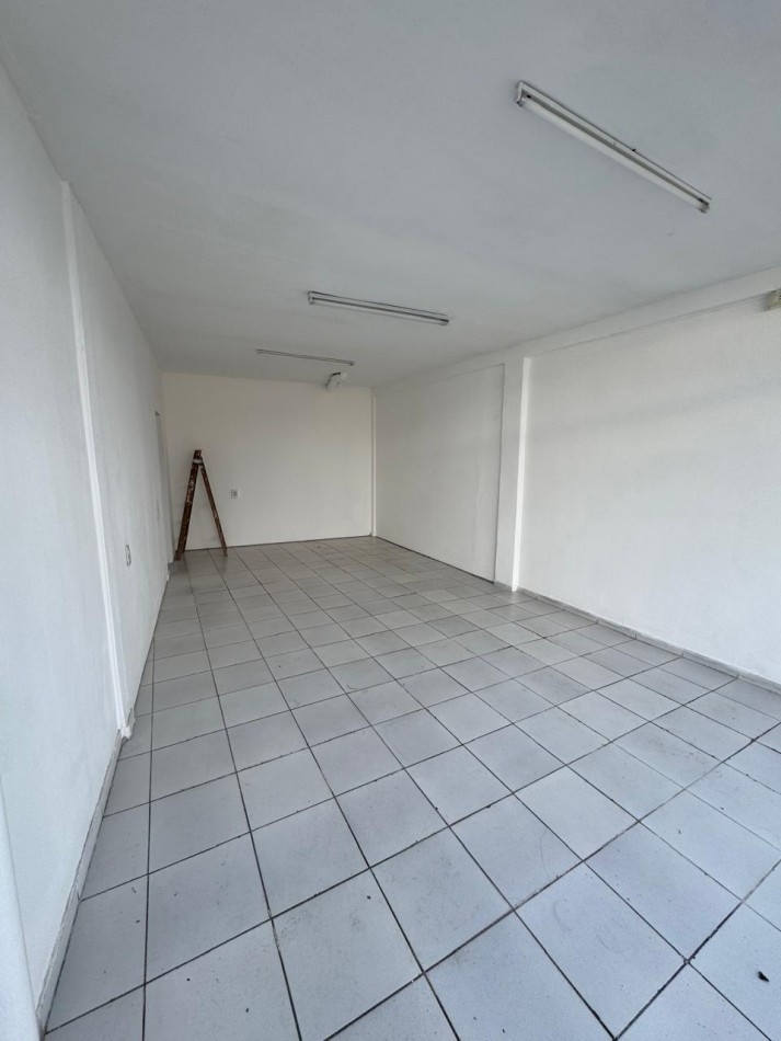 ALQUILER LOCAL COMERCIAL, ANILLO COMERCIAL , ZONA ESTACION DE SERVICIO LA PUNTA, SAN LUIS.