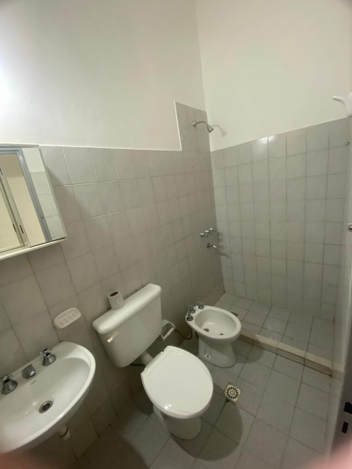 CASA ALQUILER 1 ER ROTONDA SAN LUIS CAPITAL.