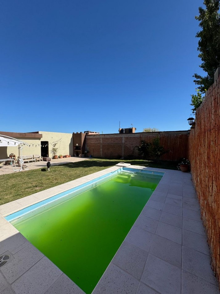 VENTA CASA CON PILETA 
