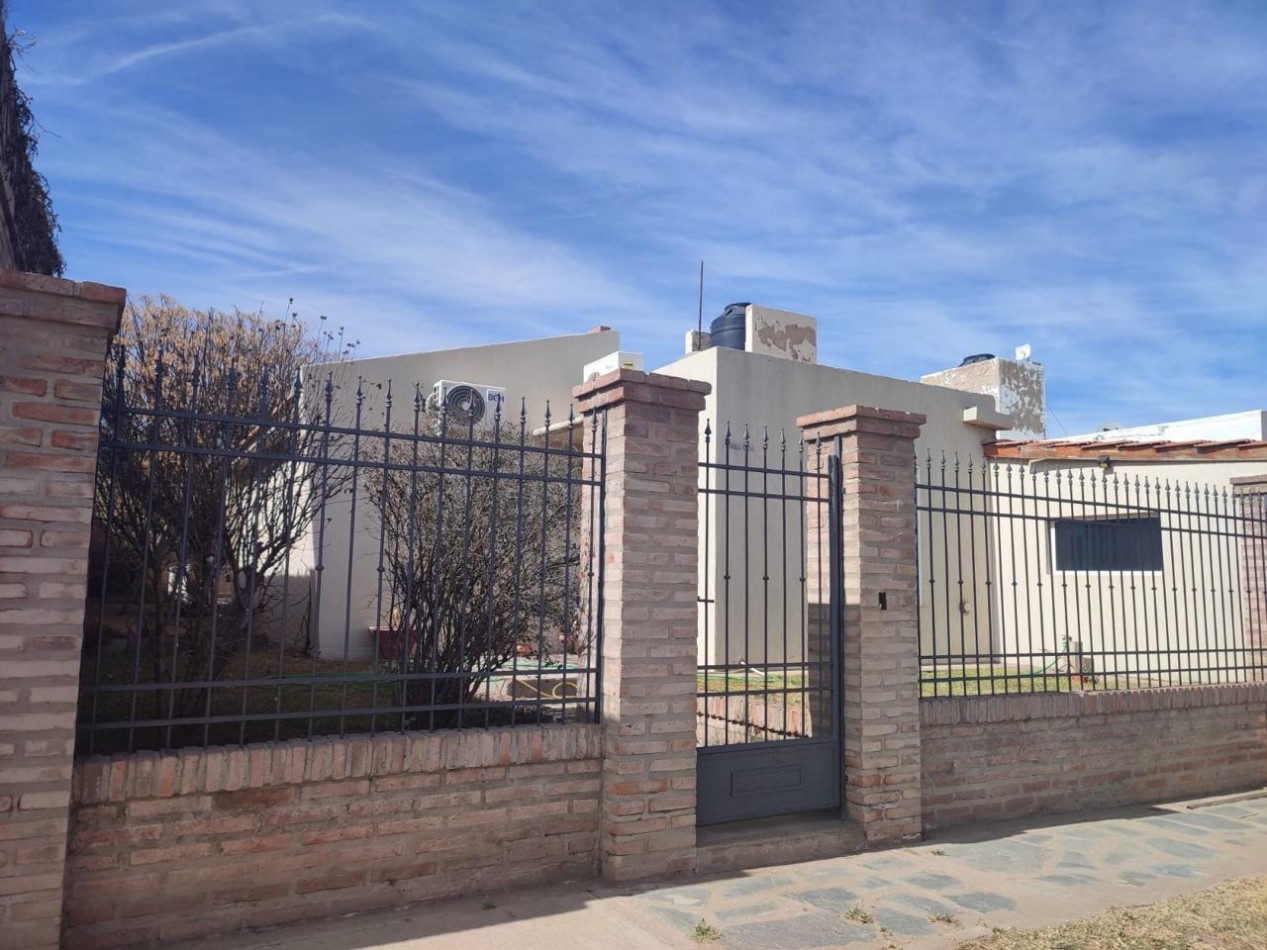 alquiler/ venta casa Barrio Los Lapachos Ciudad de La Punta.