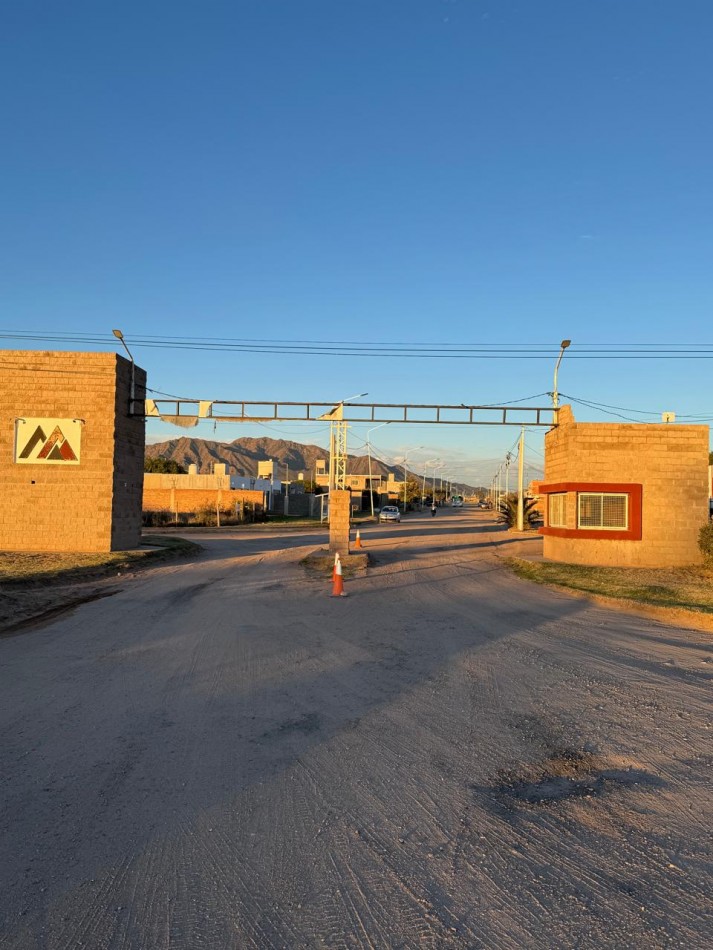 VENTA TERRENO BARRIO BARRANCAS COLORADAS SAN LUIS 