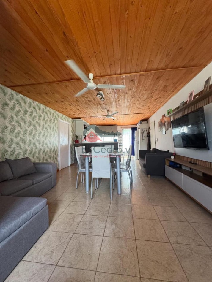 VENTA CASA CON PILETA Y DOS MONOAMBIENTES, EN BARRIO POZO DEL CARRIL POR RUTA 146, ENTRE LA PUNTA Y SAN LUIS.-
