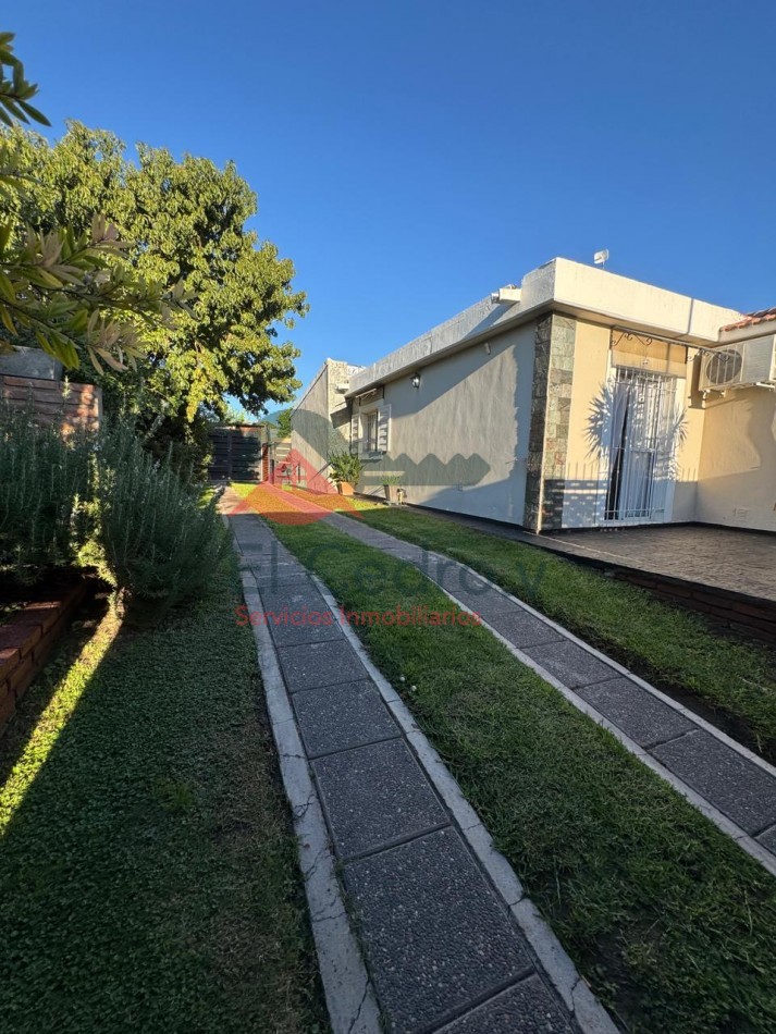 VENTA HERMOSA CASA CON PILETA, CIUDAD DE LA PUNTA, SAN LUIS