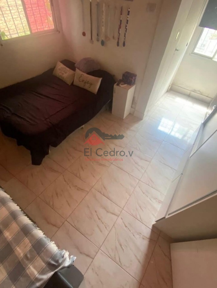 VENTA CASA CON PILETA Y DOS MONOAMBIENTES, EN BARRIO POZO DEL CARRIL POR RUTA 146, ENTRE LA PUNTA Y SAN LUIS.-