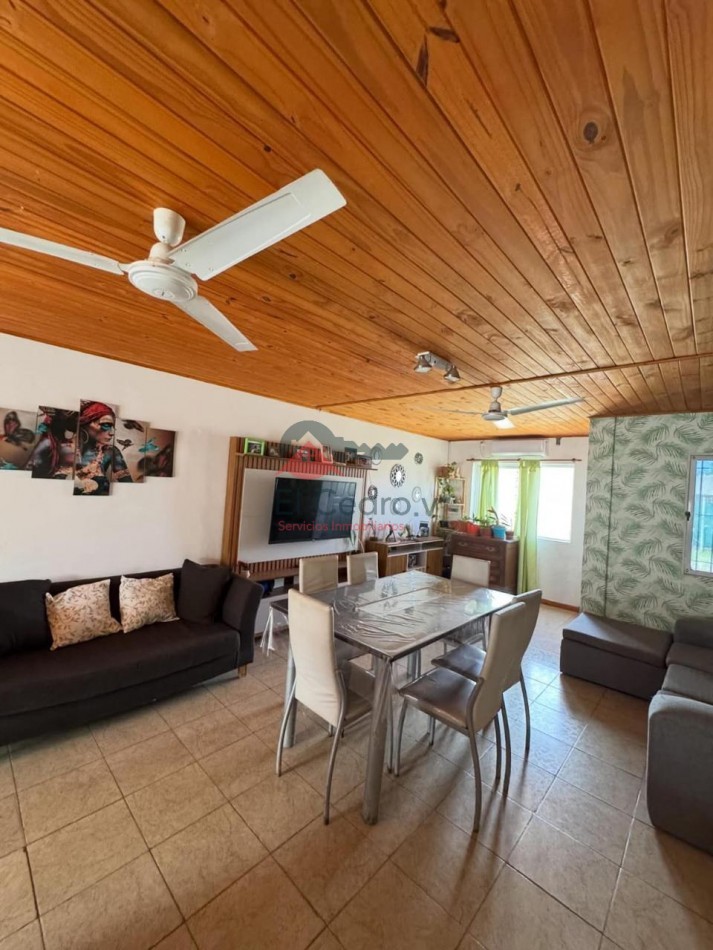 VENTA CASA CON PILETA Y DOS MONOAMBIENTES, EN BARRIO POZO DEL CARRIL POR RUTA 146, ENTRE LA PUNTA Y SAN LUIS.-