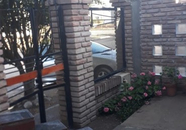 VENTA CASA EN LA CIUDAD DE LA PUNTA 