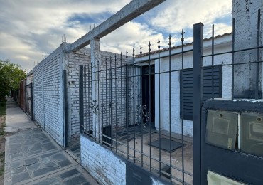 ALQUILER CASA A 6 CUADRAS APROX DE LA PLAZA DE LOS NIÑOS, CIUDAD DE LA PUNTA. SAN LUIS.